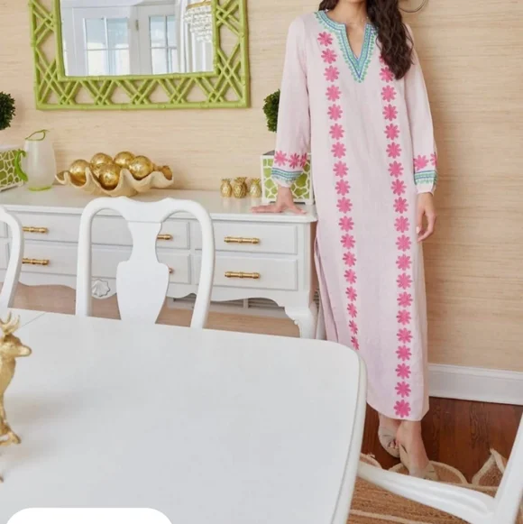 Sail to Sable Pink/Green Embroidered Maxi Size S NWT Resortwear Caftan - Picture 3 of 9